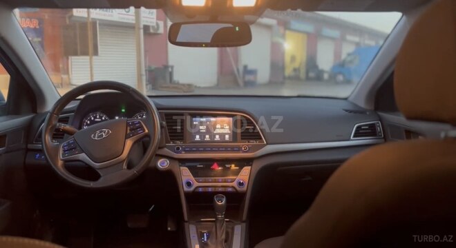 Hyundai Elantra 2016, 130,000 km - 2.0 l - Bakı