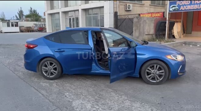Hyundai Elantra 2016, 130,000 km - 2.0 l - Bakı