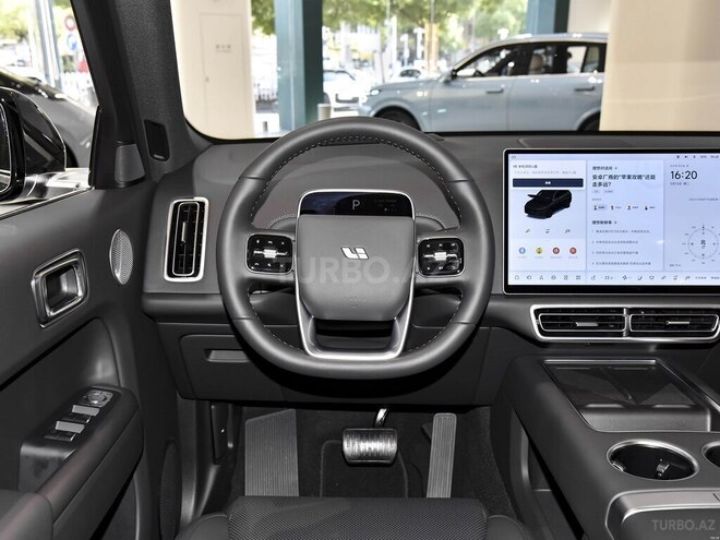 Li Auto L7-8