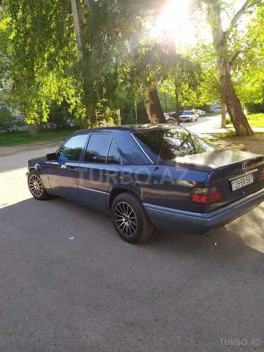 Mercedes E 220 1993, 328,596 km - 2.2 l - Şirvan