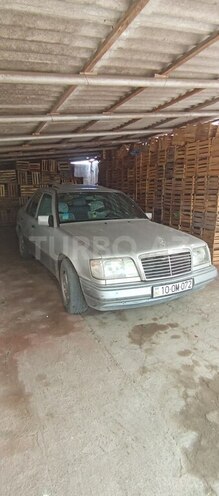 Mercedes E 220 1995, 380,000 km - 2.2 l - Xaçmaz
