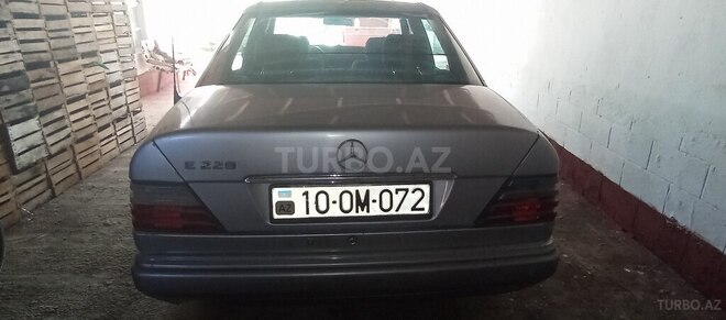 Mercedes E 220 1995, 380,000 km - 2.2 l - Xaçmaz