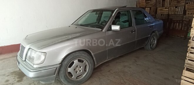 Mercedes E 220 1995, 380,000 km - 2.2 l - Xaçmaz