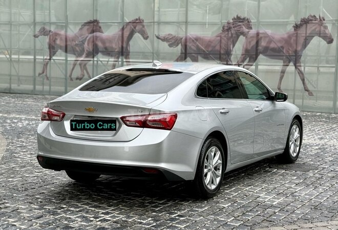 Chevrolet Malibu-8