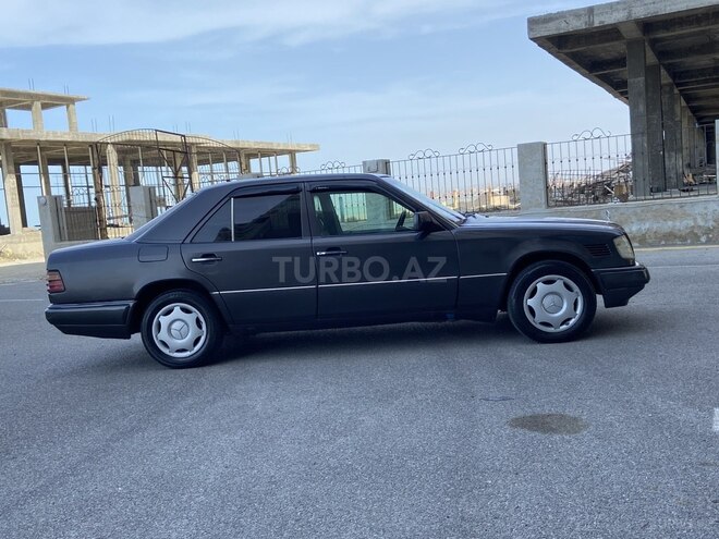 Mercedes E 250 1995, 357,000 km - 2.5 l - Sumqayıt
