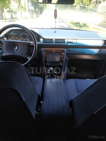 Mercedes E 300 d 1990, 357,432 km - 3.0 л - Zaqatala