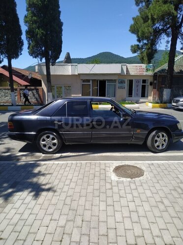 Mercedes E 300 d 1990, 357,432 km - 3.0 л - Zaqatala