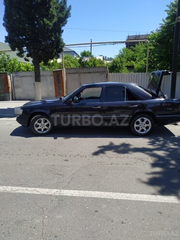 Mercedes E 300 d 1990, 357,432 km - 3.0 л - Zaqatala