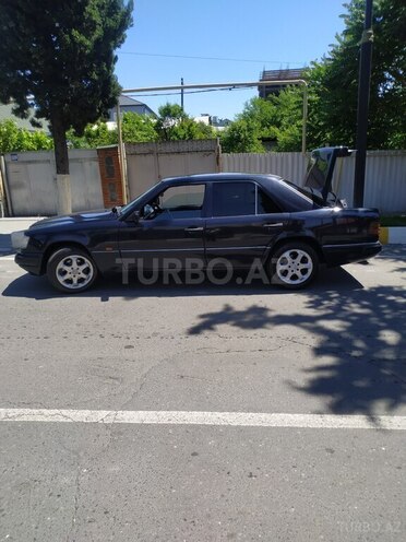 Mercedes E 300 d 1990, 357,432 km - 3.0 л - Zaqatala