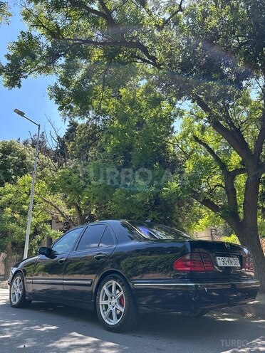 Mercedes E 280 2000, 496,000 km - 2.8 l - Bakı