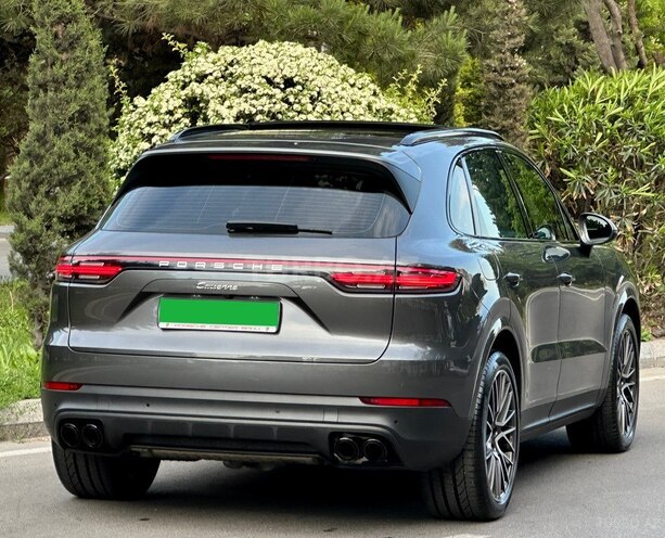 Porsche Cayenne-5