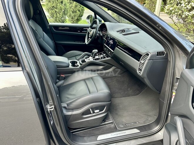 Porsche Cayenne-8