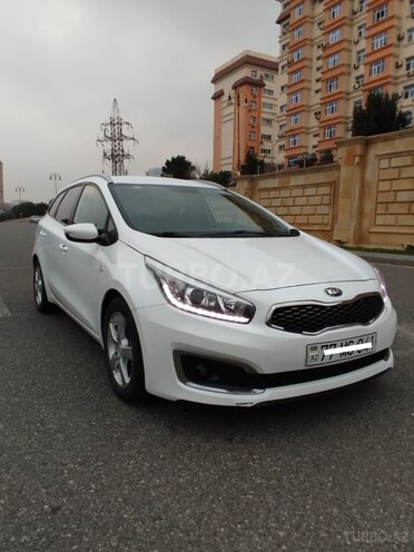 Kia  2017, 200,000 km - 1.6 l - Bakı