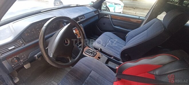 Mercedes E 200 d 1993, 13,465 km - 2.0 l - Bakı