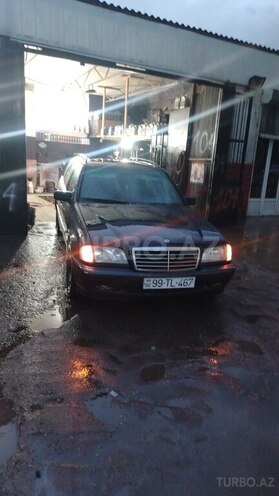 Mercedes C 180 2000, 475,000 km - 2.0 л - Salyan