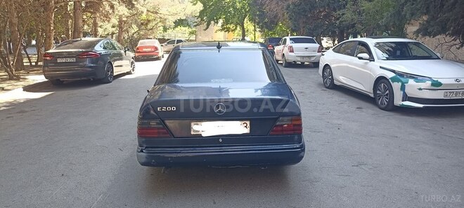 Mercedes E 200 d 1993, 13,465 km - 2.0 l - Bakı
