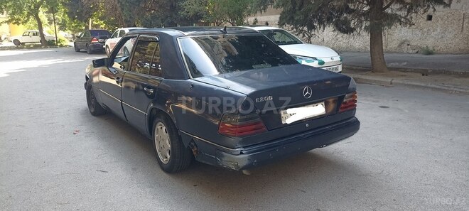 Mercedes E 200 d 1993, 13,465 km - 2.0 l - Bakı