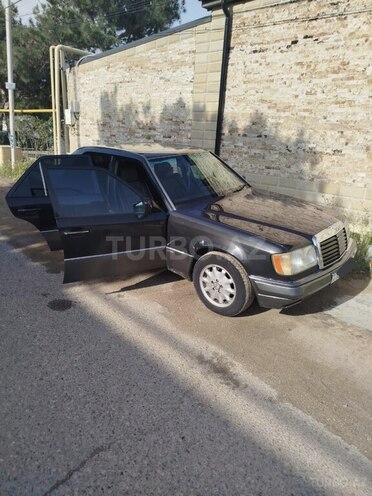 Mercedes E 200 1993, 370,000 km - 2.0 l - Bakı