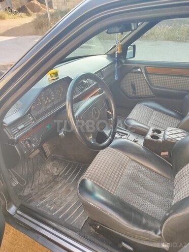 Mercedes E 200 1993, 370,000 km - 2.0 l - Bakı
