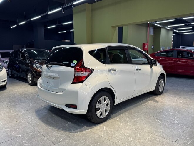 Nissan Note-8