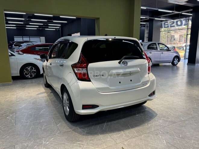 Nissan Note-7