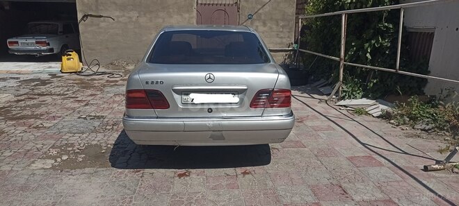 Mercedes E 220 d 1997, 321,510 km - 2.2 l - Bakı