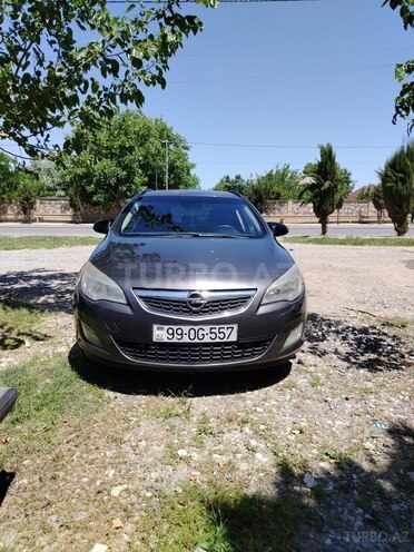 Opel Astra 2011, 258,047 km - 1.4 l - Ağcabədi