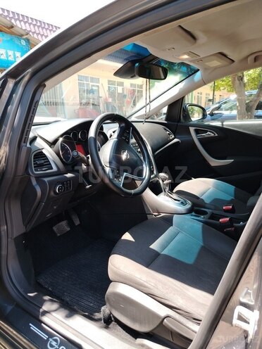 Opel Astra 2011, 258,047 km - 1.4 l - Ağcabədi