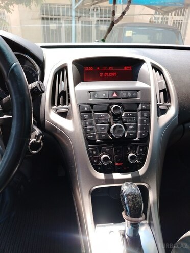 Opel Astra 2011, 258,047 km - 1.4 l - Ağcabədi