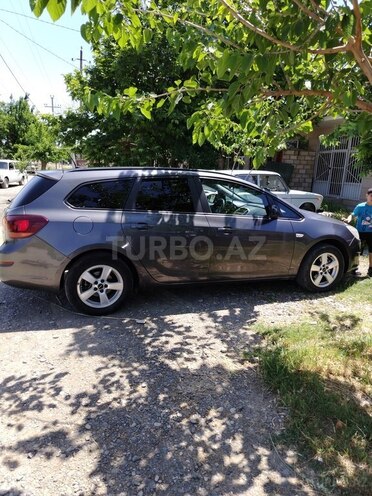 Opel Astra 2011, 258,047 km - 1.4 l - Ağcabədi