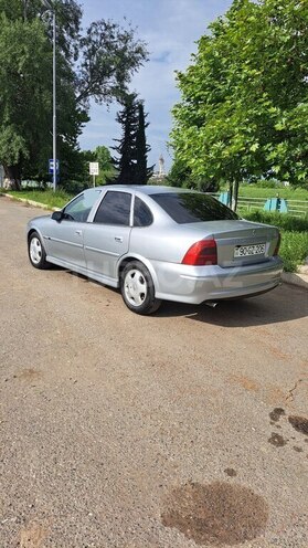 Opel Vectra 1999, 158,600 km - 2.0 l - Qazax