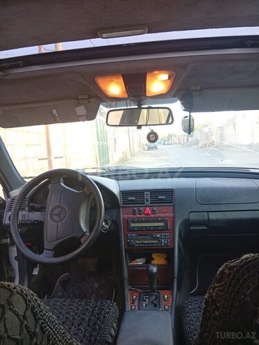 Mercedes C 200 1998, 250,000 km - 2.0 l - Sumqayıt