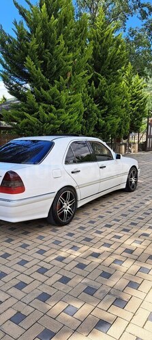 Mercedes C 230 1998, 310,000 km - 2.3 l - Şəki