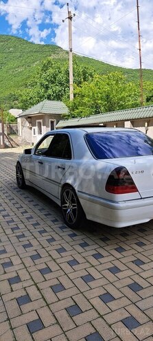 Mercedes C 230 1998, 310,000 km - 2.3 l - Şəki