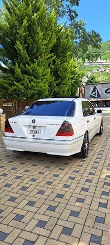 Mercedes C 230 1998, 310,000 km - 2.3 l - Şəki
