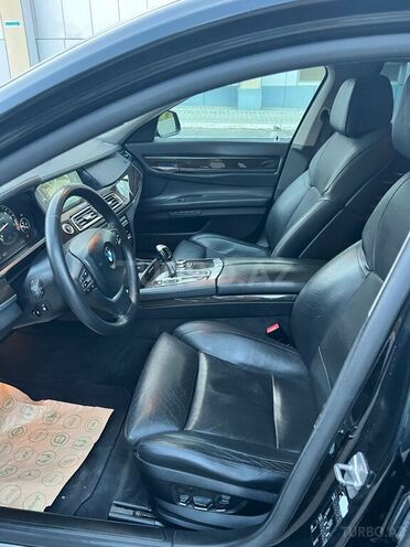 BMW 750 2011, 235,000 km - 4.4 l - Bakı
