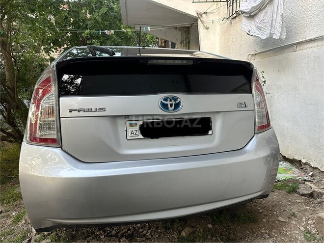 Toyota Prius 2015, 120,000 km - 1.8 л - Bakı