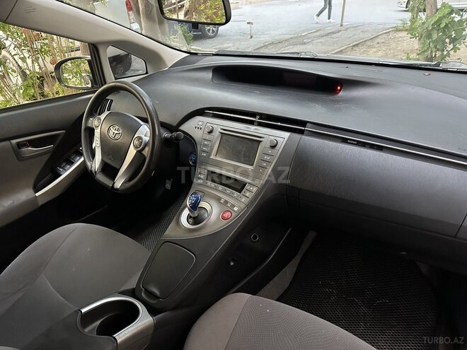 Toyota Prius 2015, 120,000 km - 1.8 л - Bakı