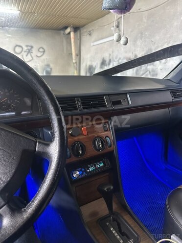 Mercedes E 250 1990, 950,000 km - 2.5 l - Bakı