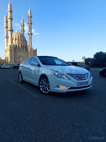 Hyundai Sonata-1