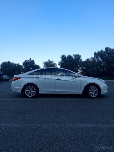 Hyundai Sonata-2