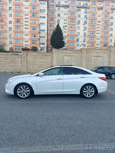 Hyundai Sonata-6