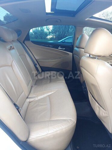 Hyundai Sonata-11