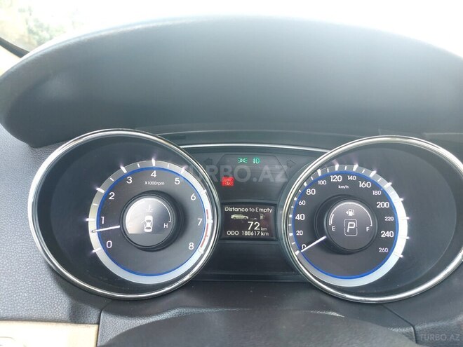 Hyundai Sonata-14