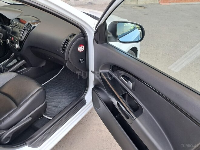 Kia  2011, 215,250 km - 1.6 l - Bakı
