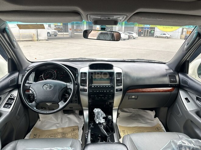 Toyota Land Cruiser Prado-9