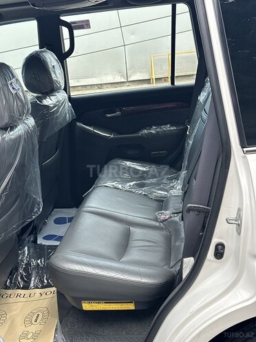 Toyota Land Cruiser Prado-13