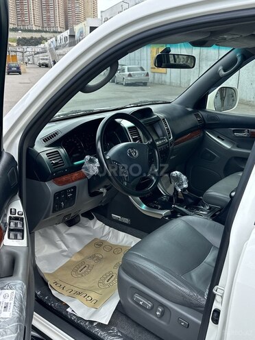 Toyota Land Cruiser Prado-8