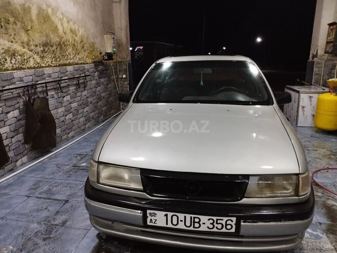 Opel Vectra 1994, 100,000 km - 2.0 l - Qax