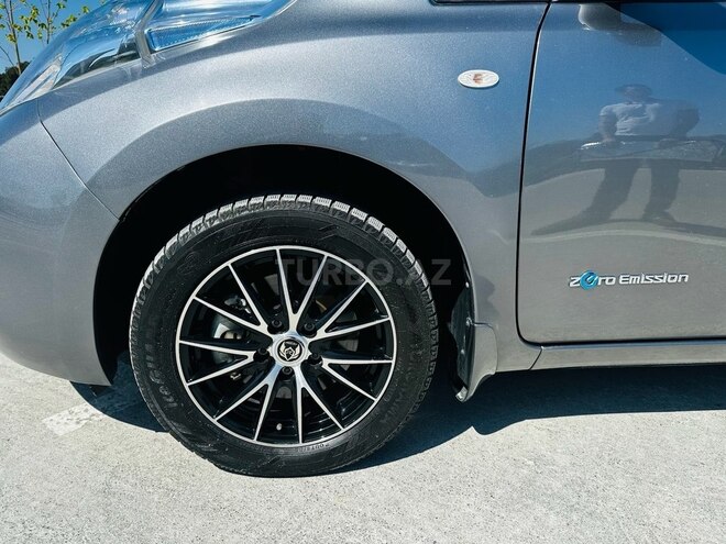 Nissan Leaf 2015, 37,300 km - 0.0 l - Bakı